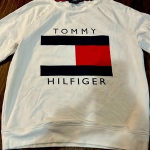 TOMMY HILFIGER CREWNECK SIZE: MEDIUM WOMENS